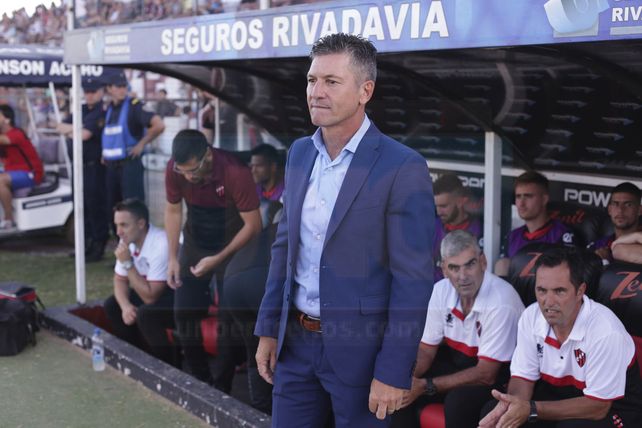 La mirada. Sciacqua indicó que el punto que sumó Patronato ante Aldosivi tendrá valor si logra levantar la bandera de la victoria ante Tigre.&nbsp;