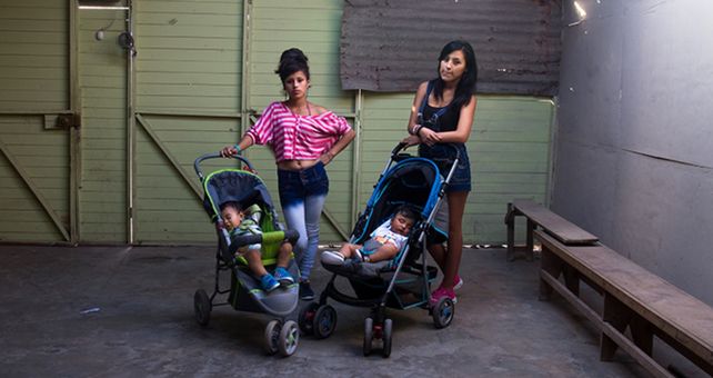 Angie y Jazmin son madres adolescentes en Lima