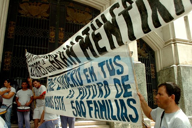 Empleados de Naranpol marcharon con su reclamo a Tribunales