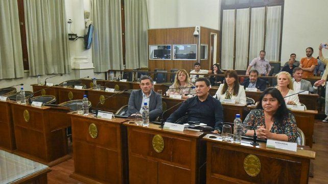 Los senadores del PJ de Entre Ríos argumentaron su oposición al RIGI y lamentaron la ausencia de sus pares a la sesión.