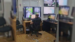 Transmitió en vivo por TikTok desde un centro de monitoreo municipal y el clip se viralizó