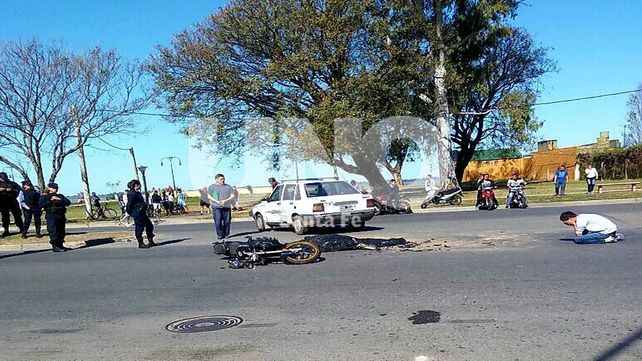 Un joven motociclista murió tras un choque en la costanera Un joven motociclista murió tras un choque en la costanera