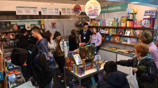 La Feria del Libro Rosario reunió a todas las generaciones de lectores en en el Centro Cultural Fontanarrosa.