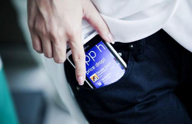 ¿Por qué se siente vibrar el teléfono celular cuando en realidad no lo hace?