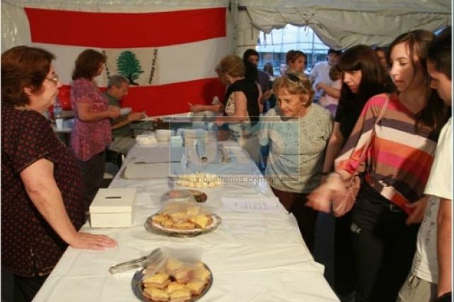 La Feria de las Colectividades cautivó al público paranaense