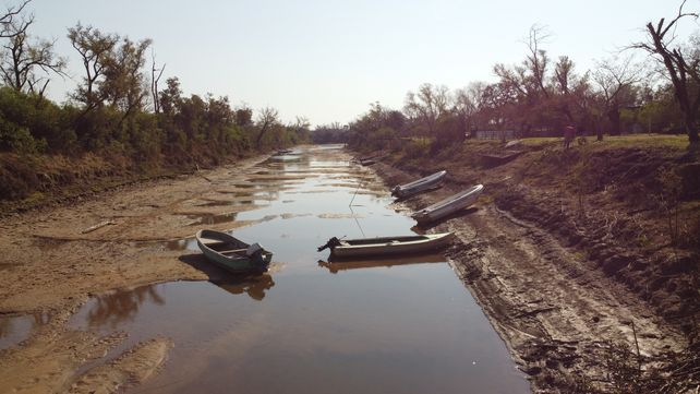 Efecto de la sequía en un brazo del Río Paraná frente a Rosario