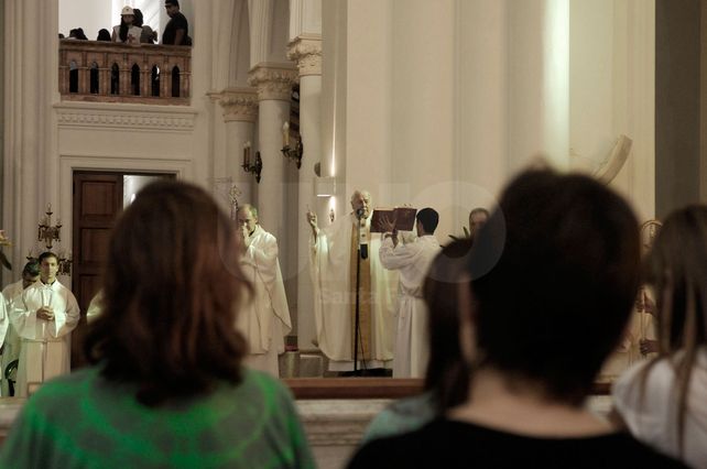 Fidelidad. Año a año miles de creyentes le demuestran su devoción y cariño a la Virgen. /Juan M. Baialardo.