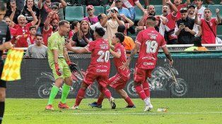 Argentinos Juniors, el primer clasificado a semifinales.