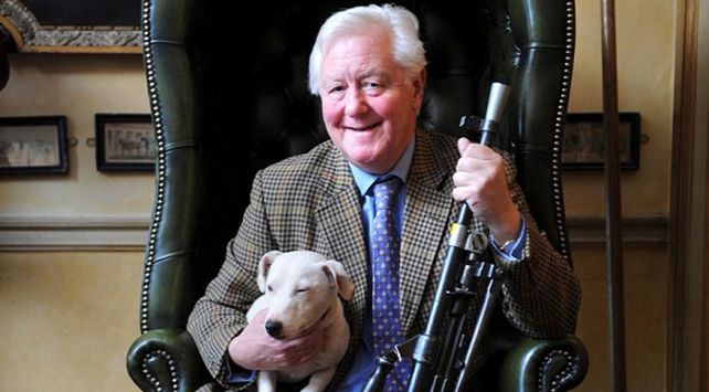 Millonario de 72 años busca esposa de entre 30 y 40 años