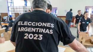 En acción. Unas 106 mil urnas irán a 17 mil locales de votación.