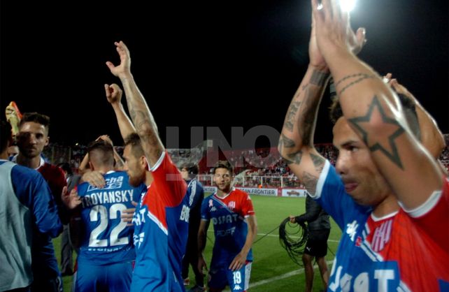 Uni&oacute;n es uno de los pocos elencos de la Liga Profesional en ponerse al d&iacute;a con su plantel.