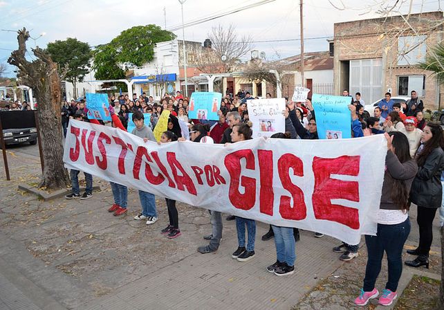 Temor. La comunidad se manifestó atemorizada porque pasan los días y no hay datos concretos de los autores.  Foto Gentileza/Nicolás Ríos