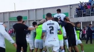 Todo el festejo de Vélez Sarsfield, que derrotó a Argentinos Juniors por penales y ahora va por el título de la Copa de la Liga.