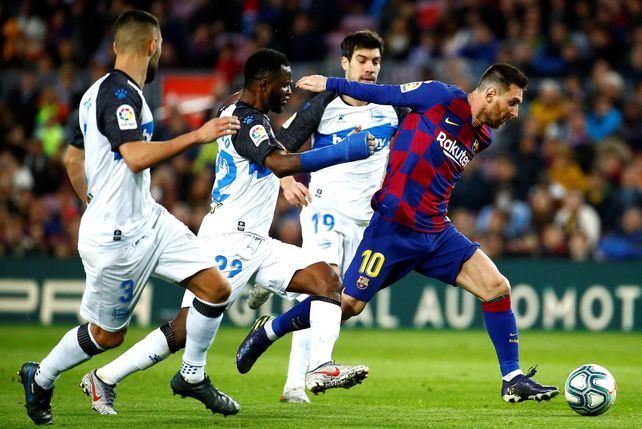 Messi aportó un gol en el éxito ante Alavés por la fecha 18 de la Liga de España.