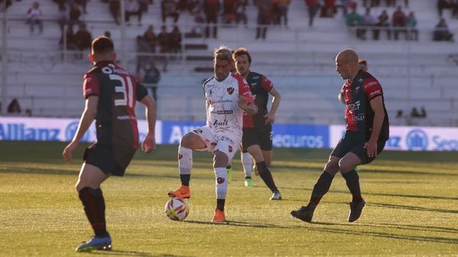 Patronato repartió puntos con Colón en el inicio de la Superliga