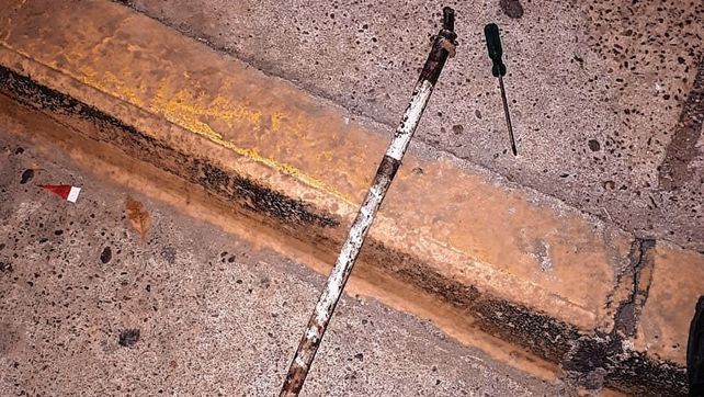 El cuidacoches fue apuñalado con una lanza construida con un caño y un destornillador.