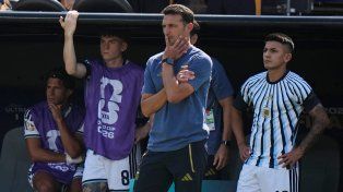 Lionel Scaloni observa con detenimiento un partido en el que España fue claramente superior a Argentina.