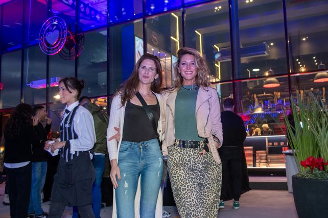 Pamela y Karina Bissutti   