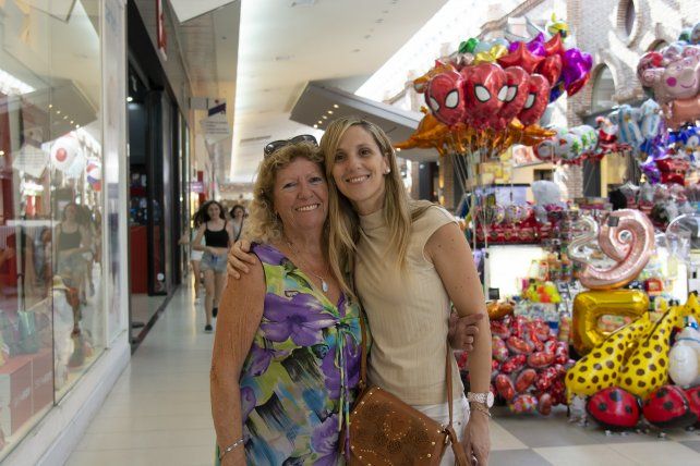 Carmen Descarrega y fFlorencia Scarabaggio.