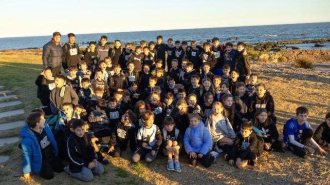 En la delegación del CAE viajaron al vecino país alrededor de 150 personas.