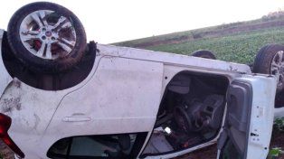 Despiste y vuelco en la ex Ruta 131: el conductor sufrió traumatismos