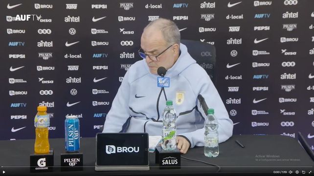 El cuerpo técnico comandado por Marcelo Loco Bielsa saben que el defensor no llegaría en óptimas condiciones.