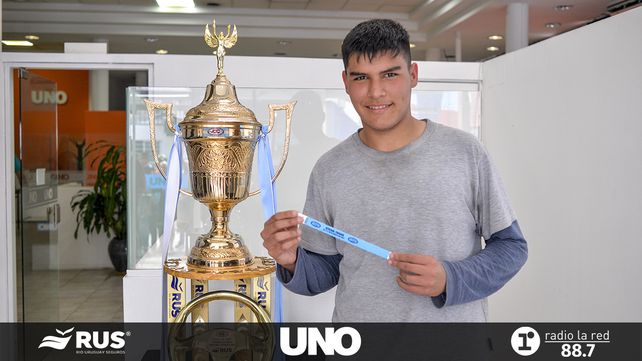 Lectores de UNO se fueron con la entrada y la foto con la Copa