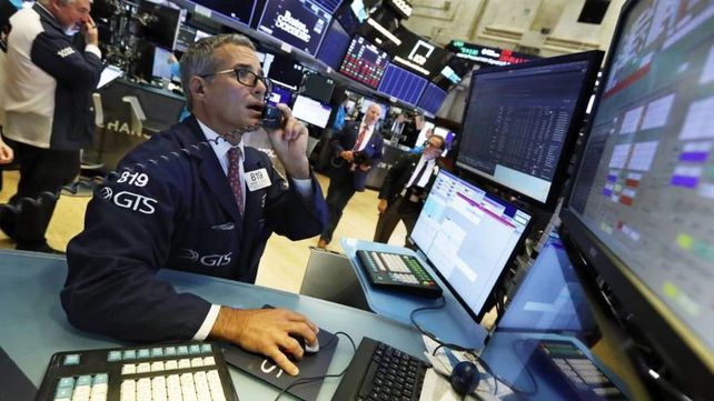 A pesar de una rueda con feriado local, las acciones argentinas cayeron hasta 8% en Wall Street