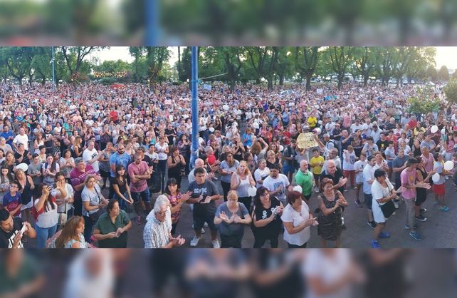 Multitudinaria marcha en Rafaela.