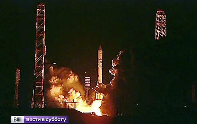 Preocupante. El Proton-M al ser lanzado ayer desde Siberia.