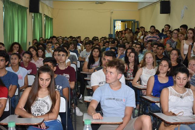 Más jóvenes eligieron este año la oferta educativa superior y gratuita