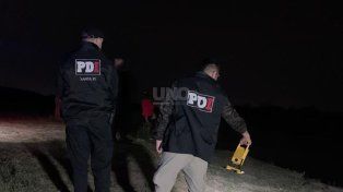 Se tiró para refrescarse en aguas del río Salado frente a sus hijos y un amigo