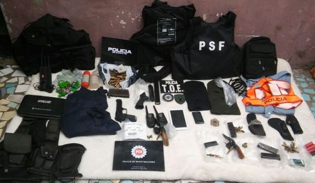 Pullaro: Somos implacables con delincuentes que usan uniforme de policía para el delito