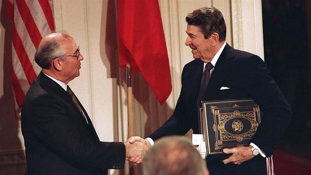Gorbachov y Reagan
