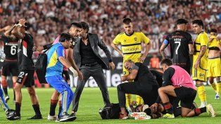 El momento en el que el jugador Javier Altamirano era atendido tras convulsionar.
