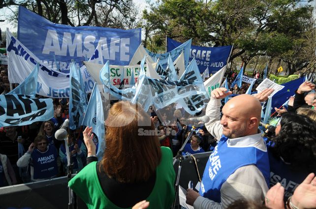 Malestar. Los gremios remarcaron que la reapertura de la discusión estaba prevista en el acta paritaria que se firmó en marzo.