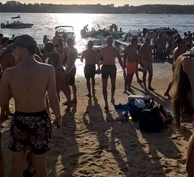 Las fiestas en la zona de islas se realizaron sin ningún tipo de protocolo.