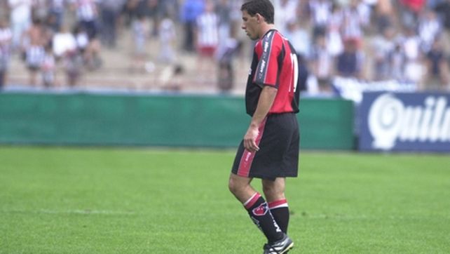 Maxi. Fue titular y vio la roja en 2001.