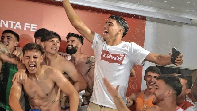 El plantel de Unión se reunirá este martes para cerrar el ciclo que terminó con la permanencia.