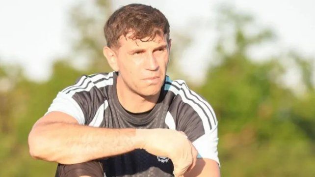 Dibu Martínez lleva tranquilidad a trece días del debut mundialista: Llego, llego