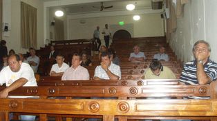 Solo cinco oradores en la audiencia para debatir el aumento de Assa