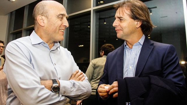 Otra vuelta entre el frenteamplista Martínez y el nacional Lacalle Pou.