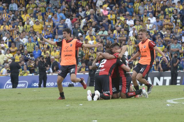 Newells ganó porque aprovechó la gran jugada de Méndez