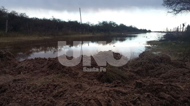 VIDEO: vecinos de Rincón Norte y Arroyo Leyes ven con angustia cómo el río avanza