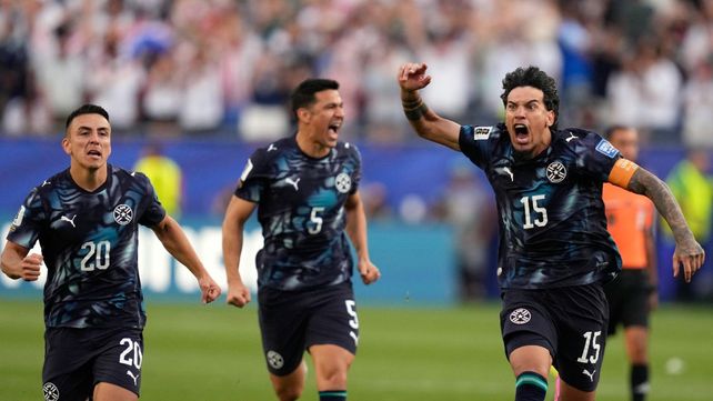 Con el capitán Gustavo Gómez al frente