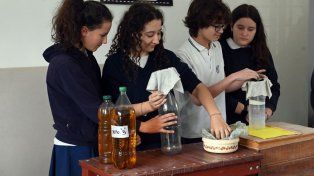 Alumnos del colegio Nuestra Señora del Calvario capacitaron a trabajadores de la planta de reciclaje para aprovechar el aceite vegetal usado