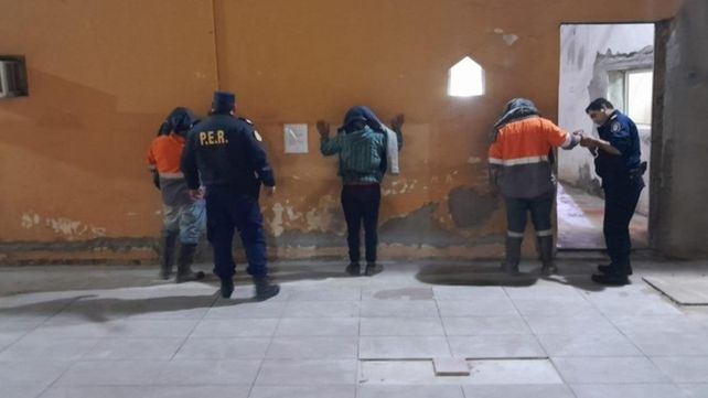 Detuvieron a tres santafesinos por incendios en las islas frente a Rosario