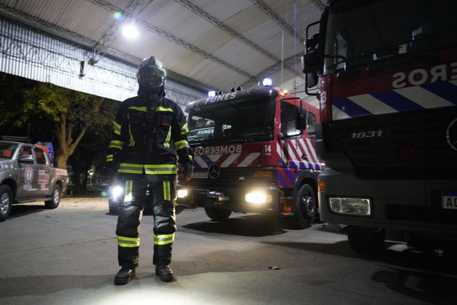 Desde los bomberos voluntarios de Funes informaron la falla técnica en la línea 100 de emergencias.