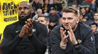 Los Lakers ganan el Clásico con Luka Doncic en el banco