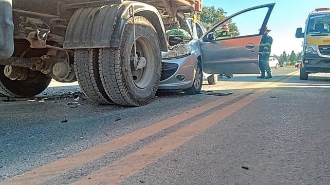 Grave accidente en el semáforo de ingreso a San Benito